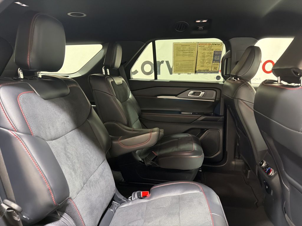 2025 Ford Explorer ST - Photo 15