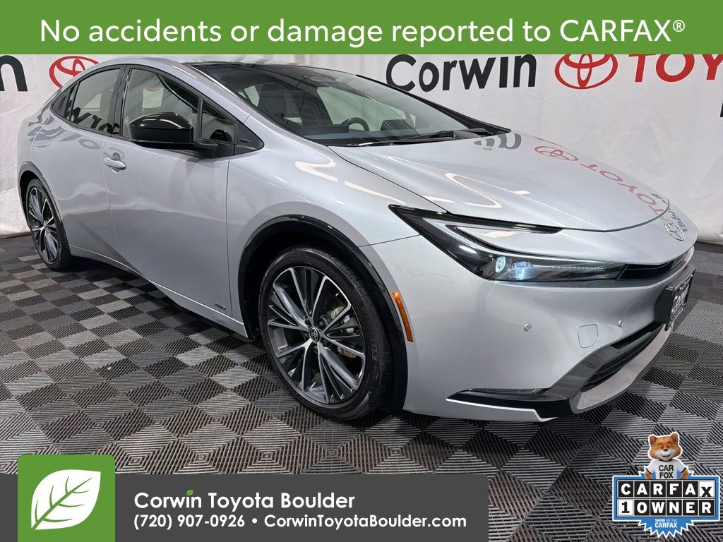 2025 Toyota Prius XLE's photo