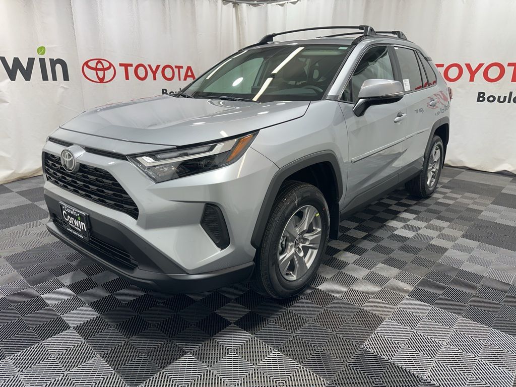 2025 Toyota RAV4 XLE photo 2