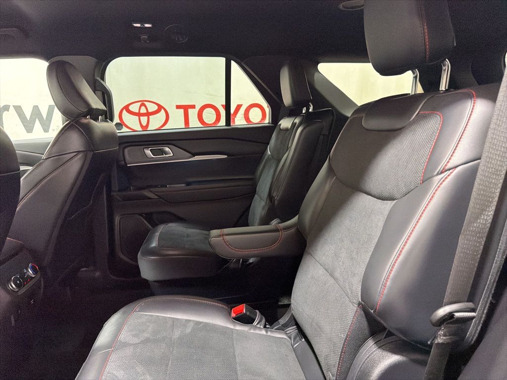 2025 Ford Explorer ST - Photo 21
