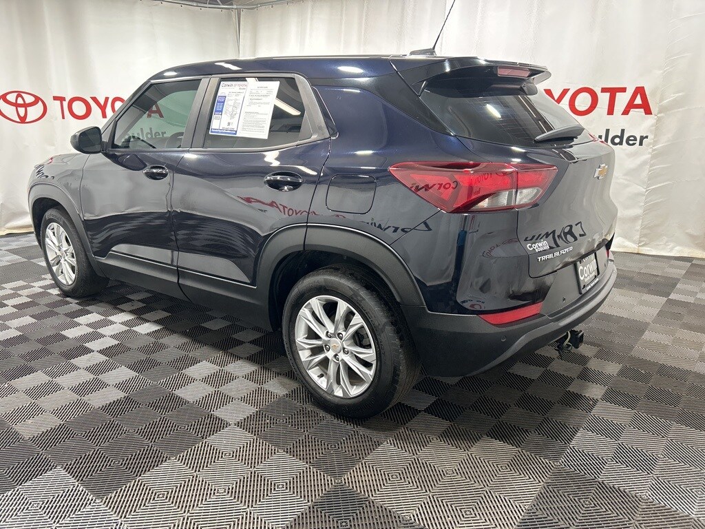 2021 Chevrolet Trailblazer LS photo 2