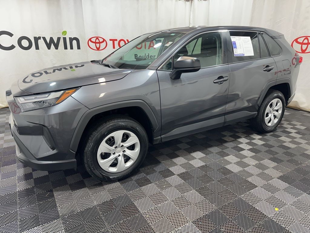 2024 Toyota RAV4 LE photo 4