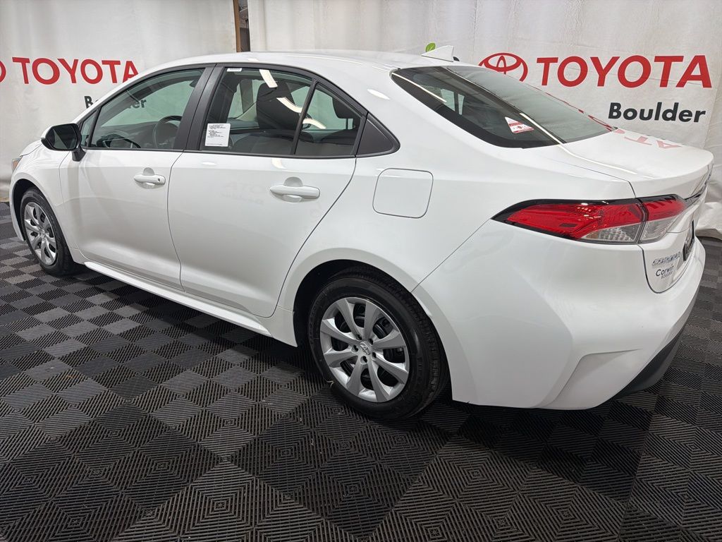 2026 Toyota Corolla LE photo 3