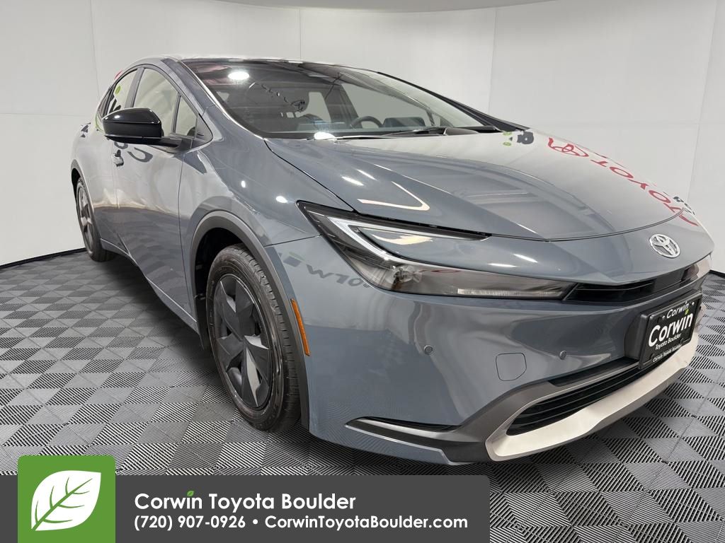 2026 Toyota Prius SE's photo