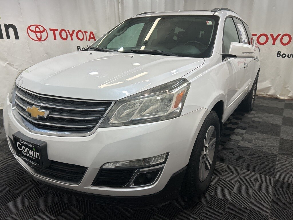 2016 Chevrolet Traverse 2LT photo 3