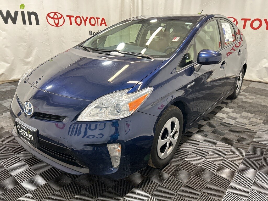 2012 Toyota Prius Two photo 3