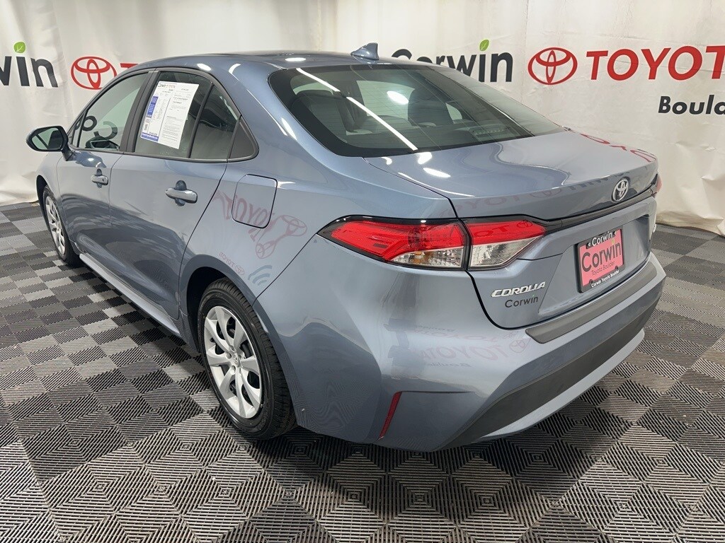 2022 Toyota Corolla LE photo 4