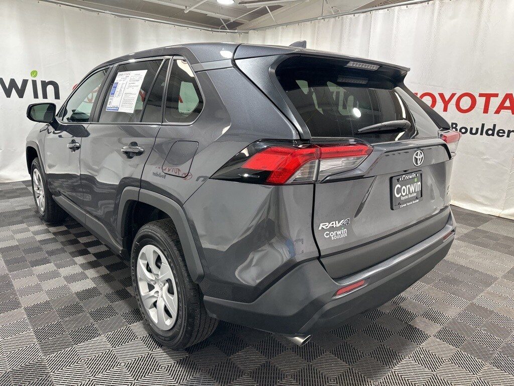 2024 Toyota RAV4 LE photo 4
