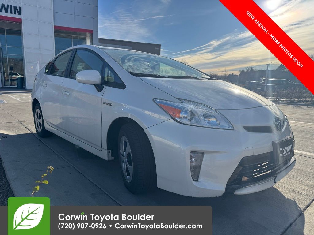 2014 Toyota Prius Two's photo