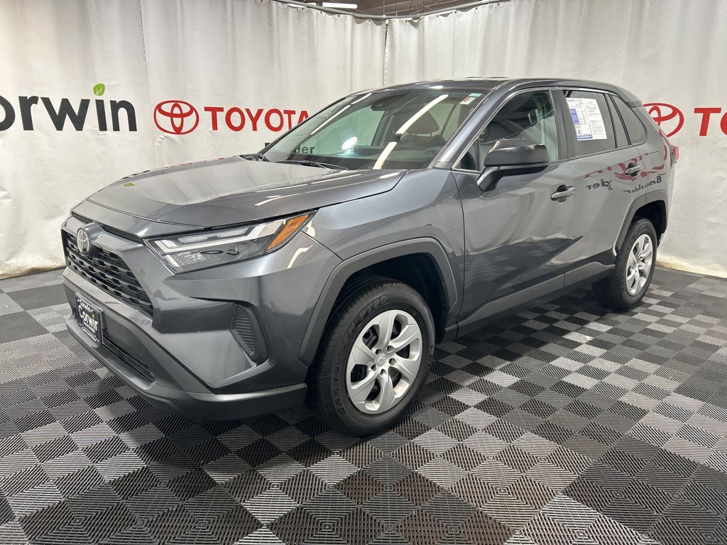 2023 Toyota RAV4 LE photo 2