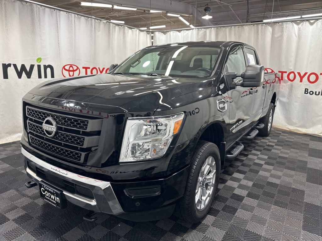 2024 Nissan Titan SV photo 3