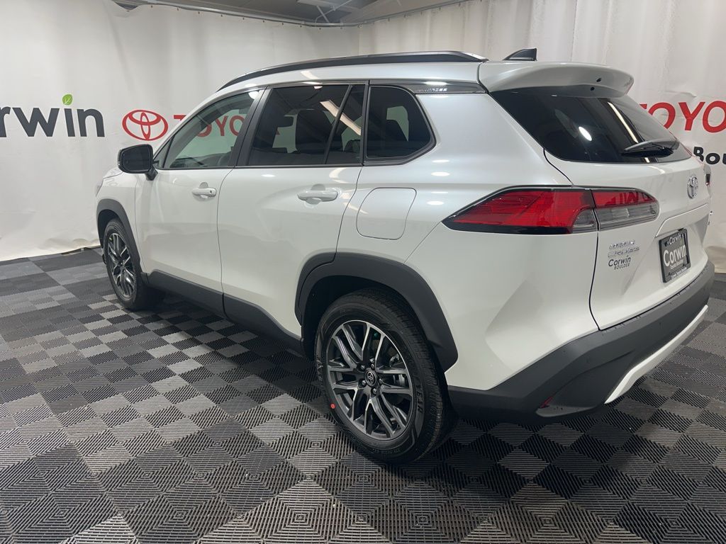 2026 Toyota Corolla Cross XLE photo 3