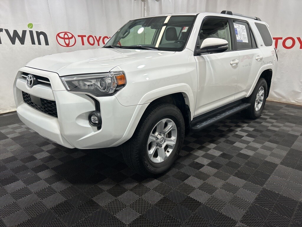 2024 Toyota 4Runner SR5 Premium photo 3