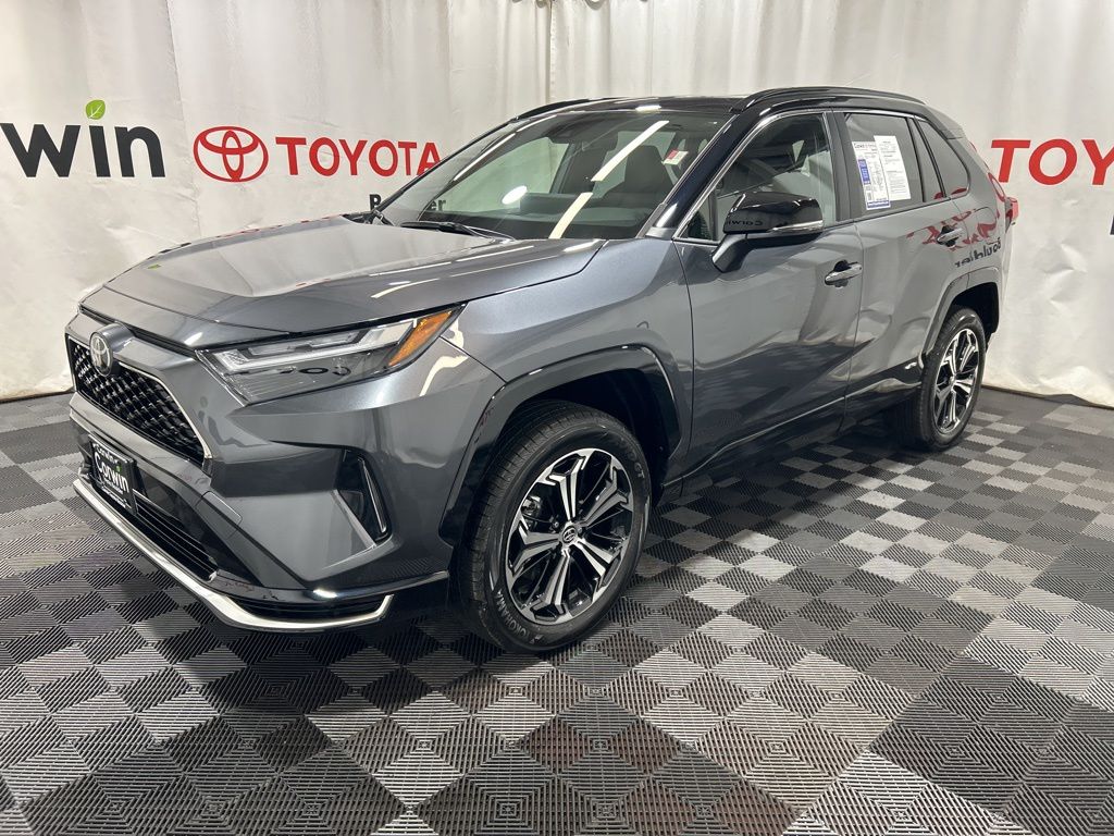 2025 Toyota RAV4 Hybrid XSE photo 4
