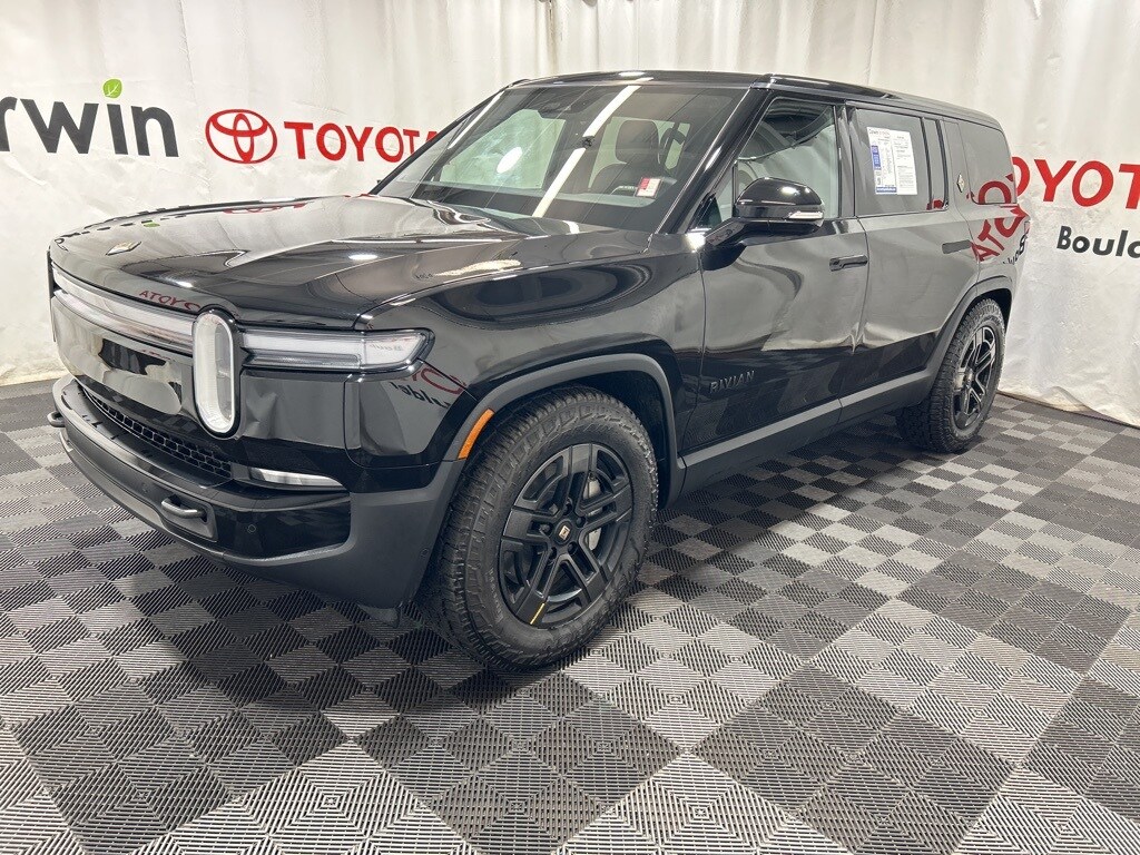 2025 Rivian R1S Adventure photo 4