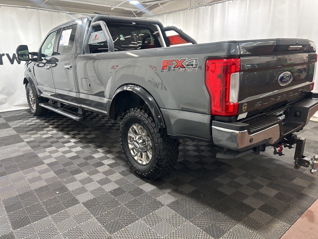 2017 Ford F-350 Lariat photo 4
