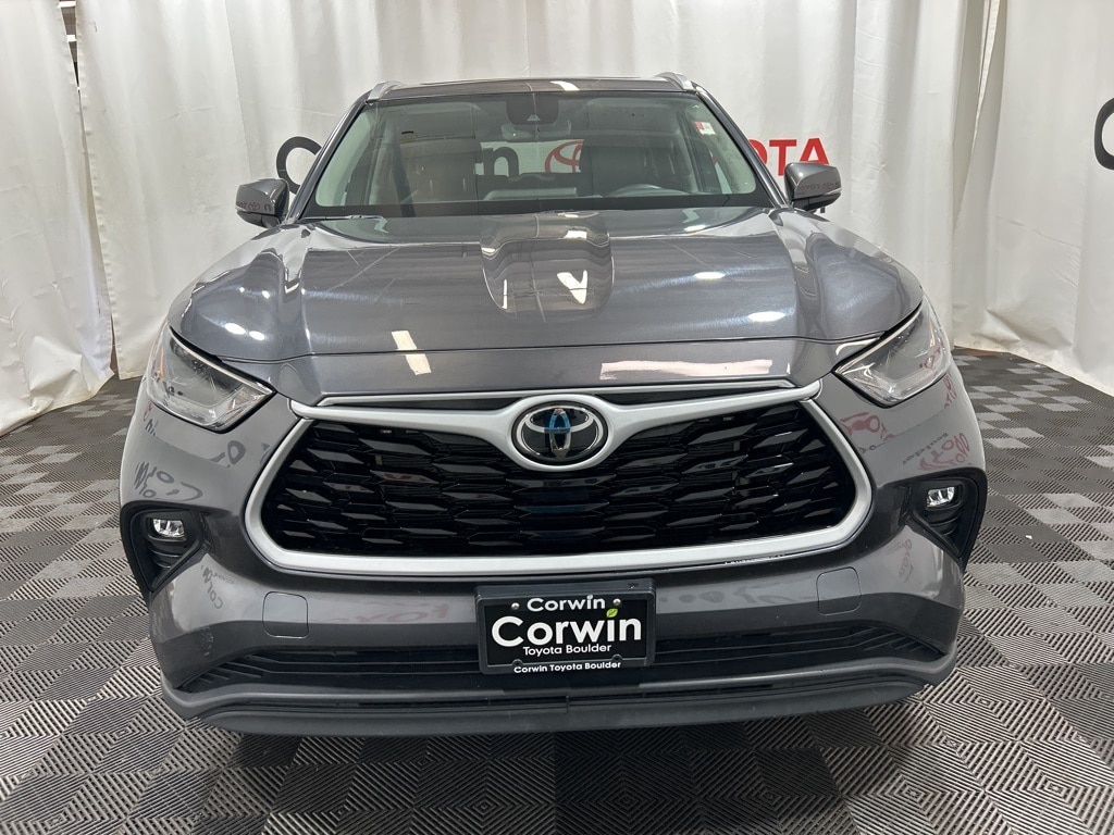 Used 2024 Toyota Highlander XLE with VIN 5TDKDRBH5RS531662 for sale in Boulder, CO