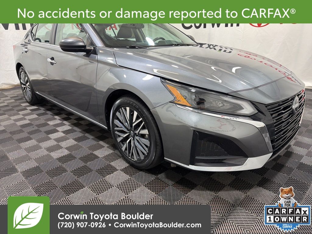 2024 Nissan Altima 2.5 SV photo 2