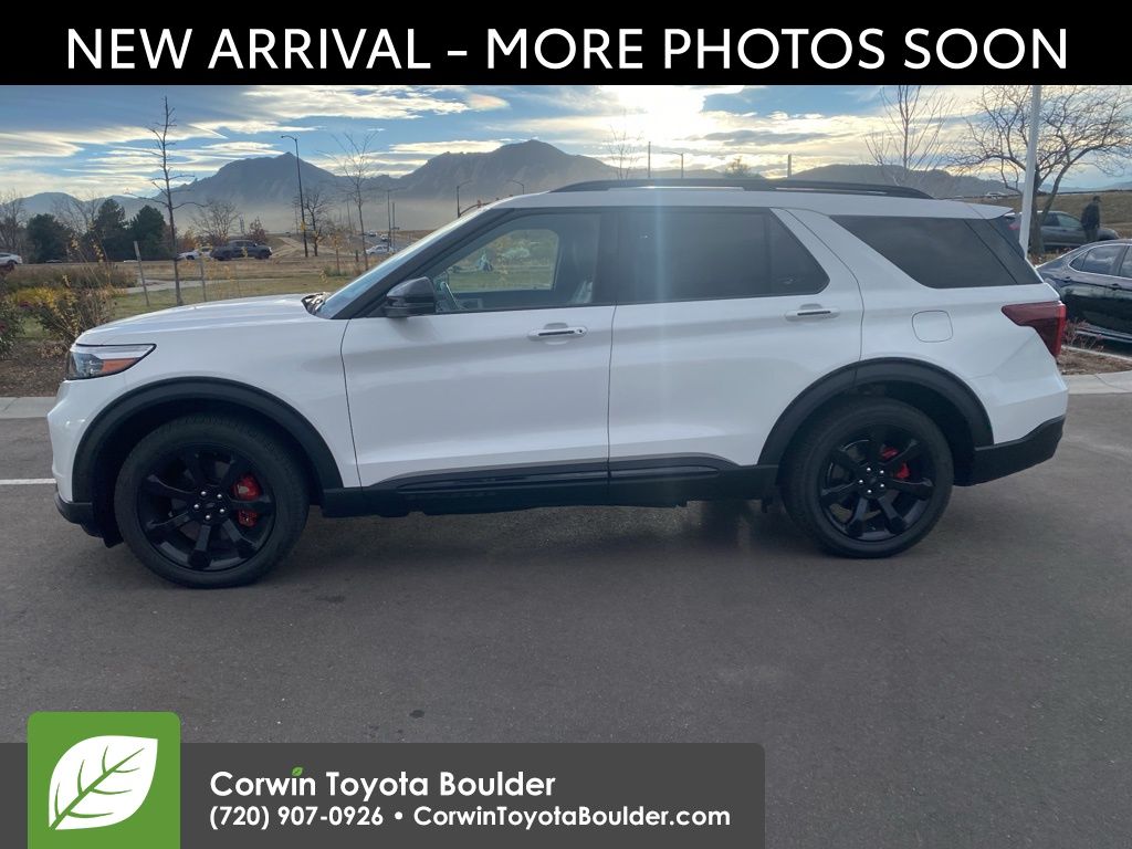 2021 Ford Explorer ST photo 4