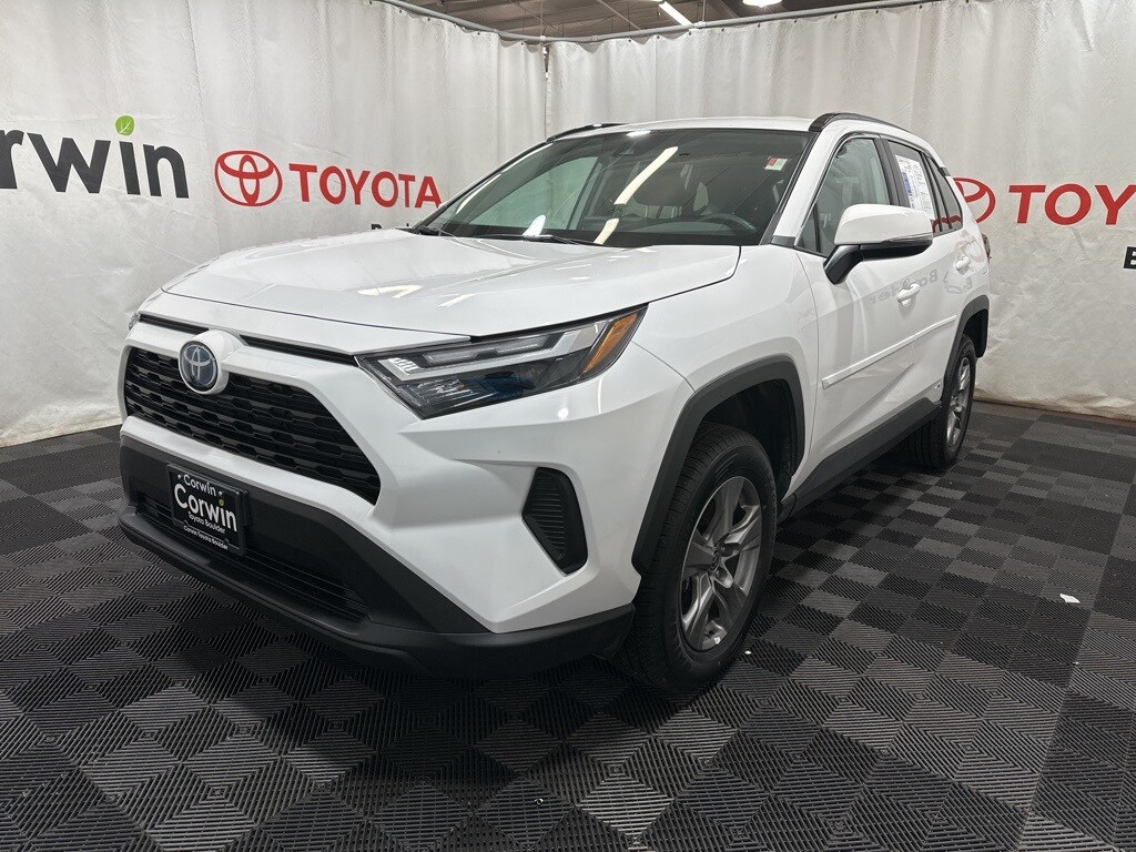 2024 Toyota RAV4 Hybrid LE photo 3