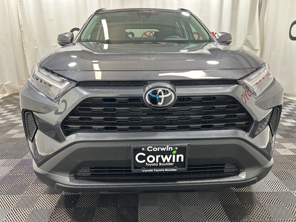 2025 Toyota RAV4 XLE photo 2