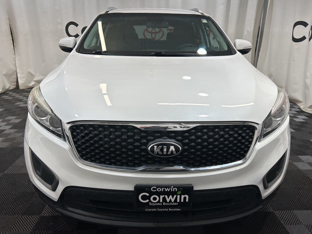 2016 Kia Sorento LX photo 2