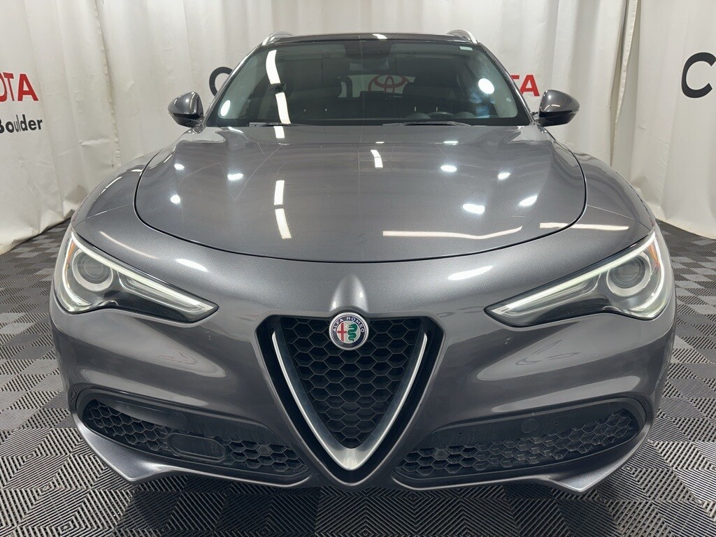 2018 Alfa Romeo Stelvio Ti photo 2