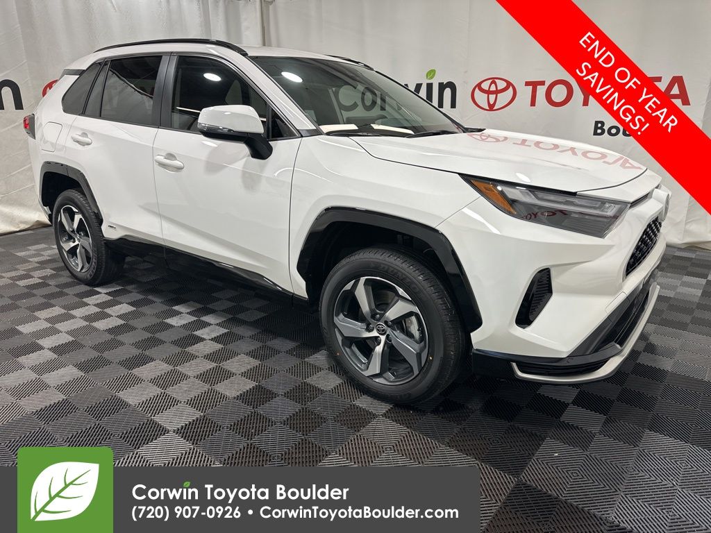 2025 Toyota RAV4 SE's photo