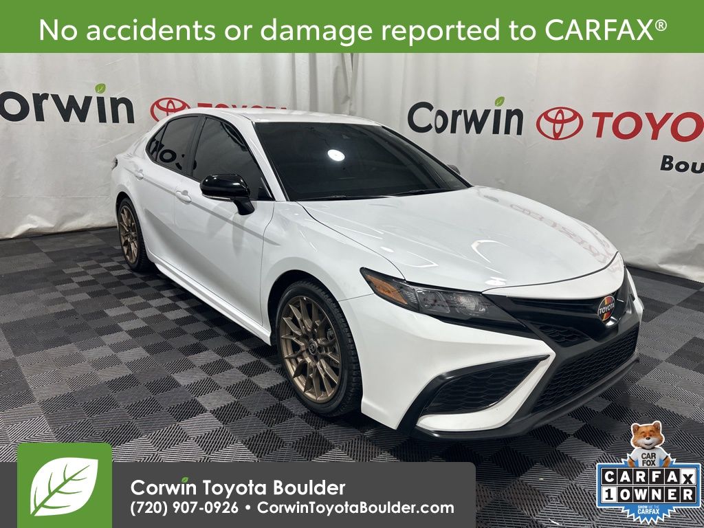 2024 Toyota Camry Hybrid SE photo 2