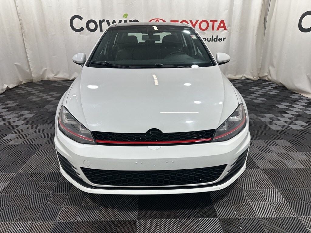 2015 Volkswagen Golf GTI SE photo 2