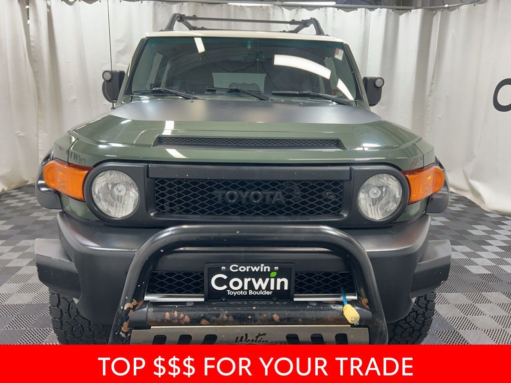 2014 Toyota FJ Cruiser Base photo 2