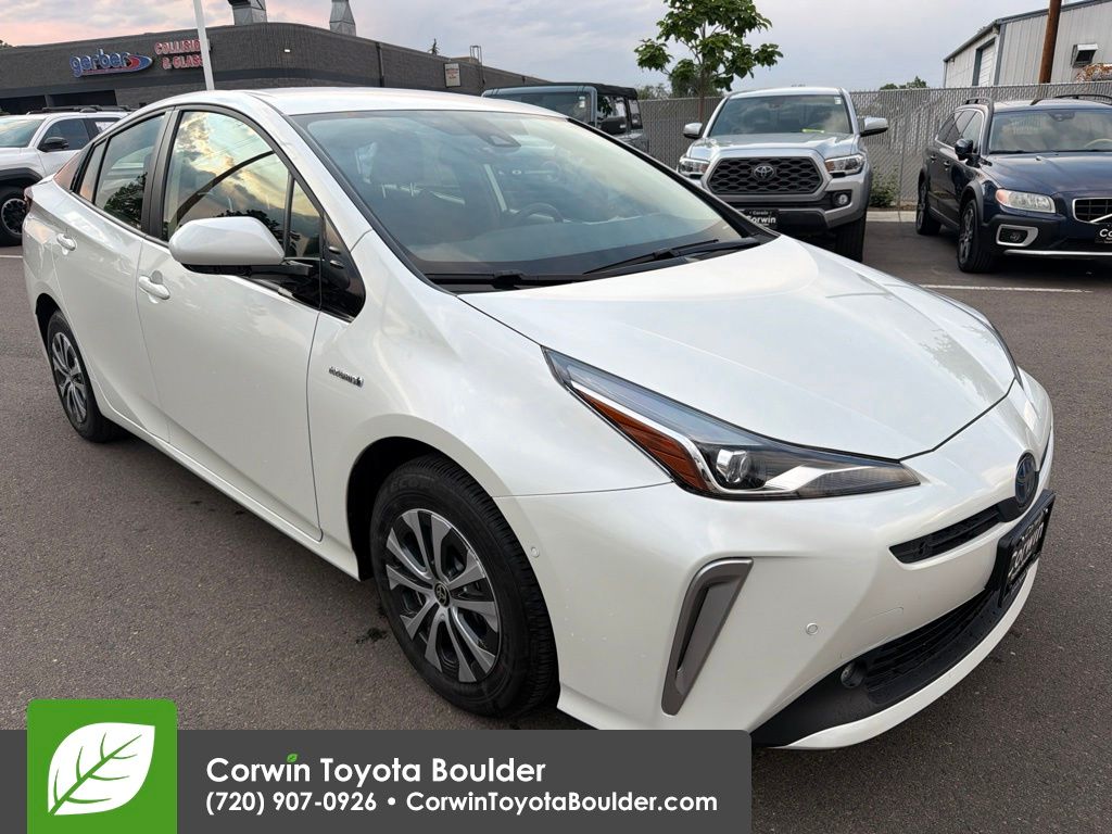 2020 Toyota Prius LE AWD-e's photo