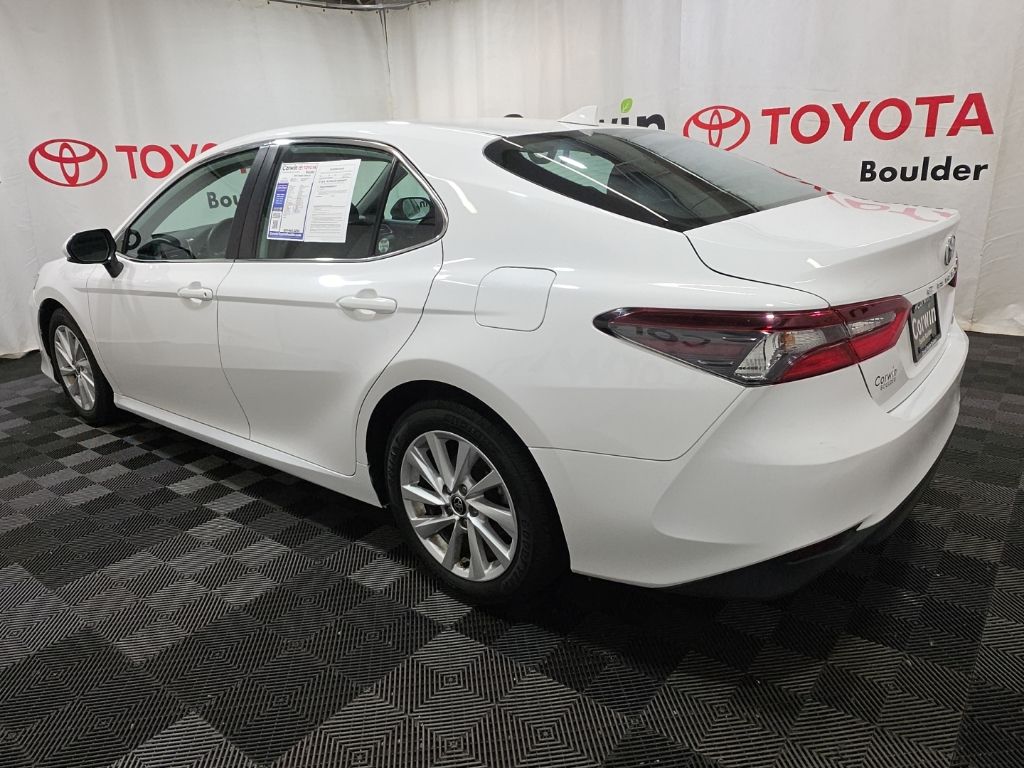 2021 Toyota Camry LE photo 4