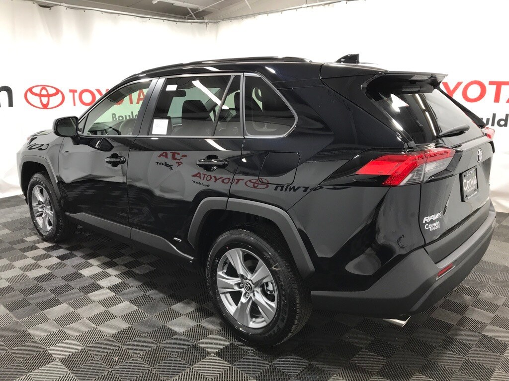 2025 Toyota RAV4 Hybrid LE photo 3