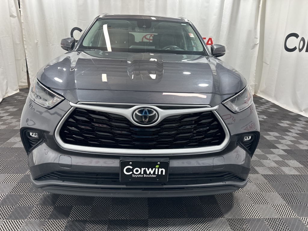 Used 2024 Toyota Highlander XLE with VIN 5TDKDRBH5RS531628 for sale in Boulder, CO