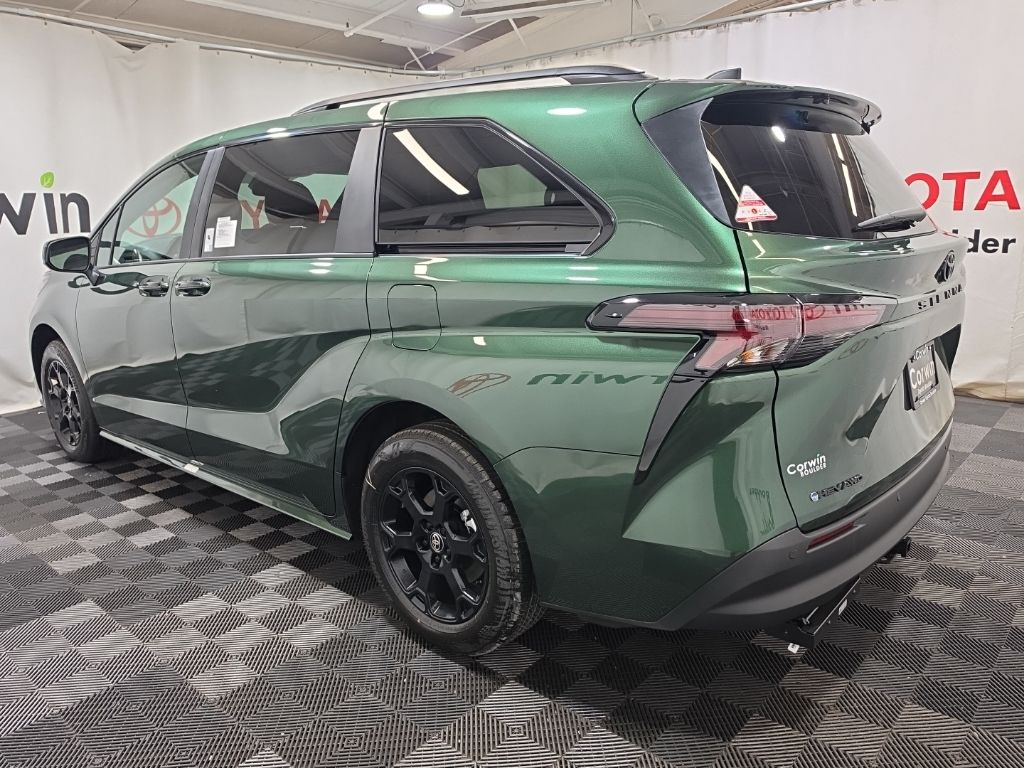 2026 Toyota Sienna Woodland Edition photo 4