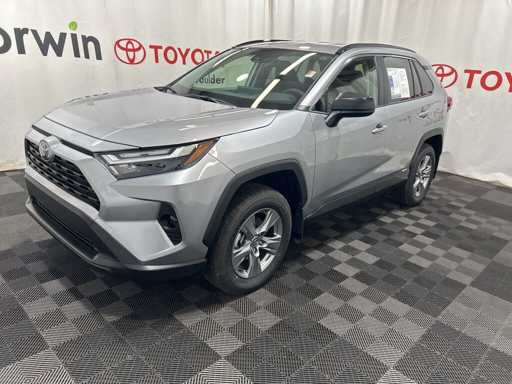 2025 Toyota RAV4 Hybrid LE photo 4
