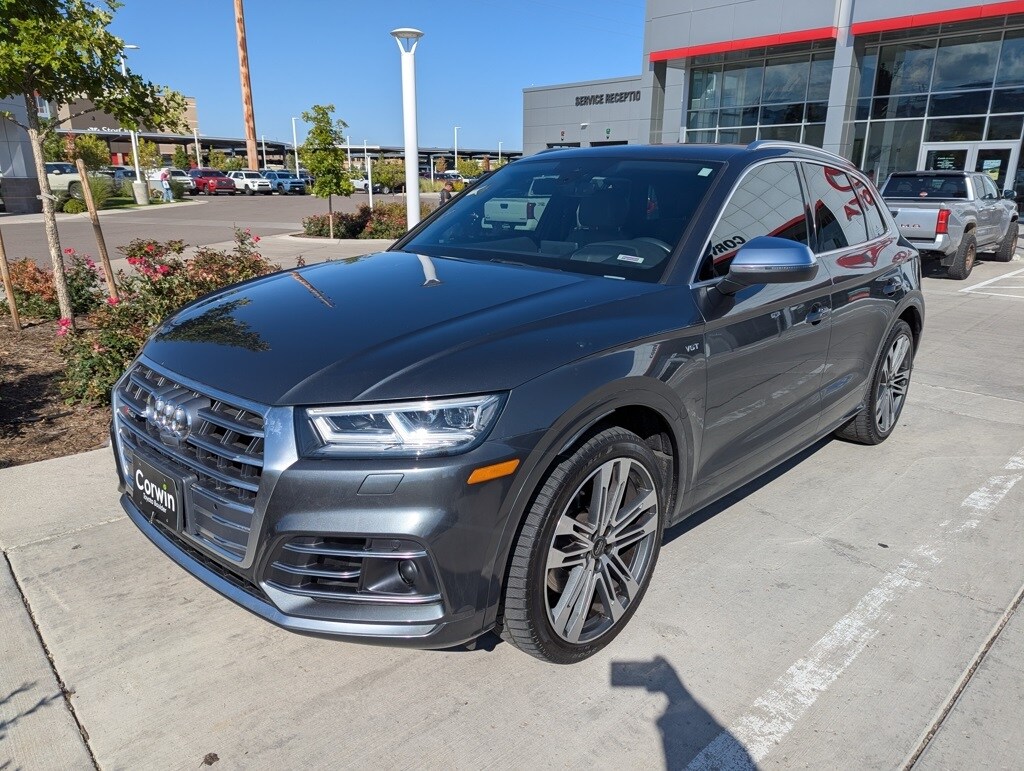 2018 Audi SQ5 Prestige photo 2