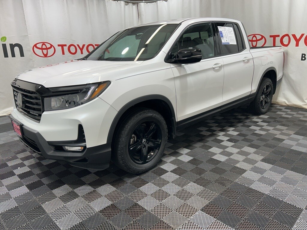 2023 Honda Ridgeline Black Edition photo 3