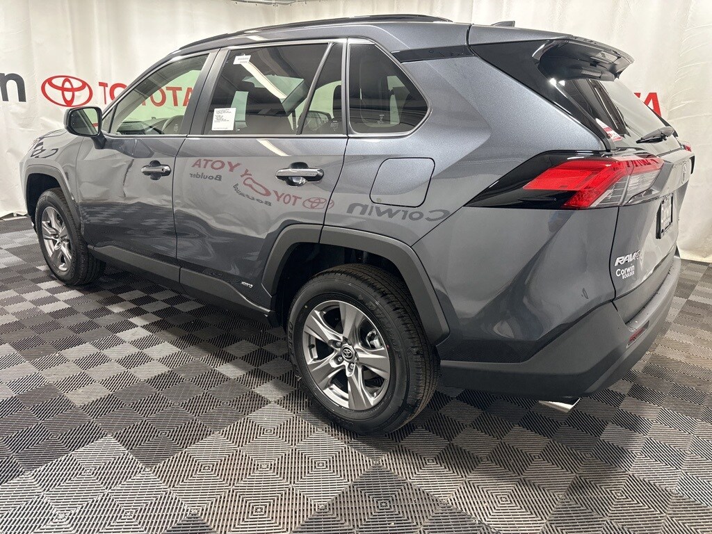 2025 Toyota RAV4 Hybrid LE photo 2
