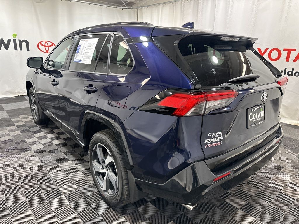 2025 Toyota RAV4 Hybrid SE photo 4