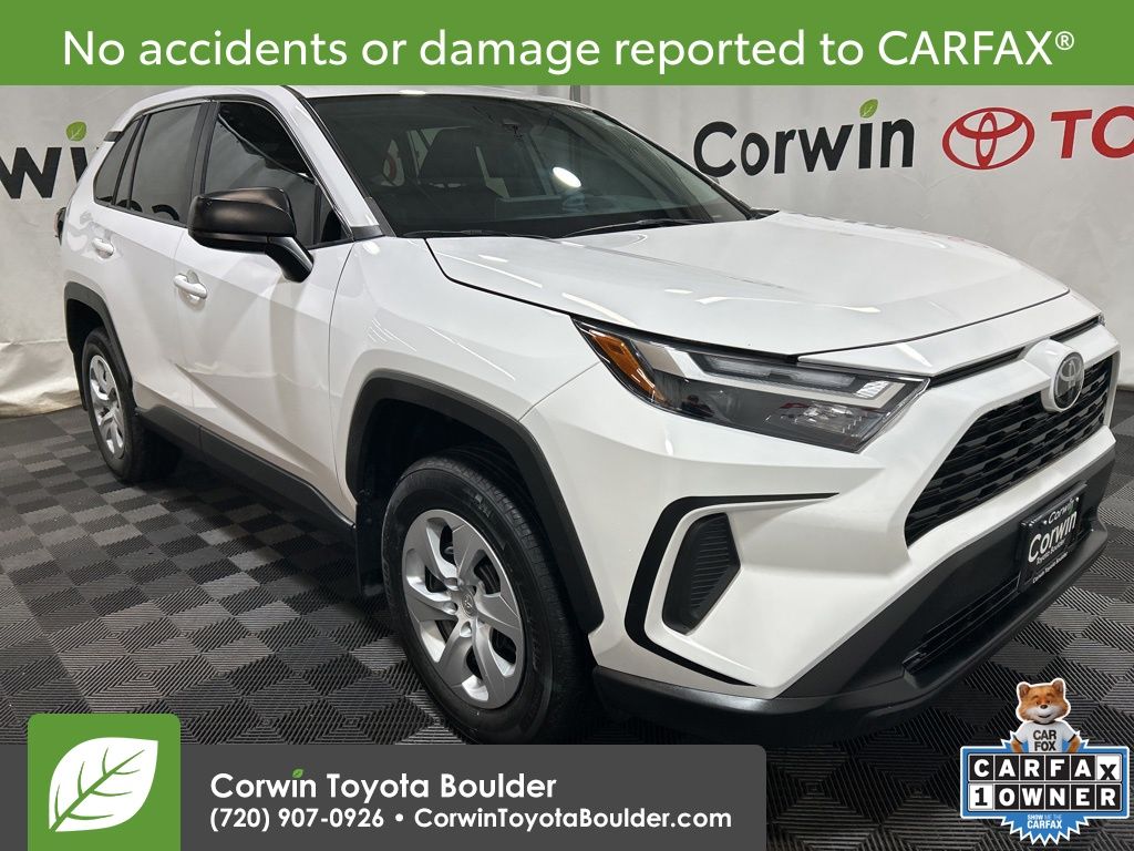 2024 Toyota RAV4 LE's photo