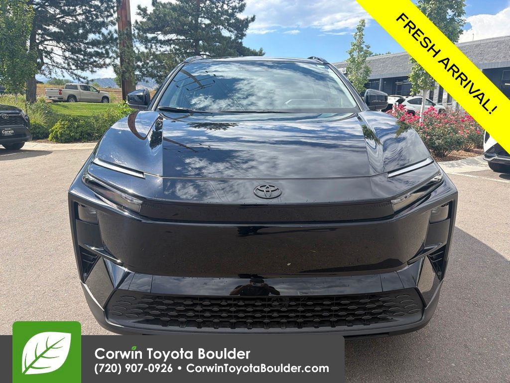2026 Toyota C-HR SE - Photo 2