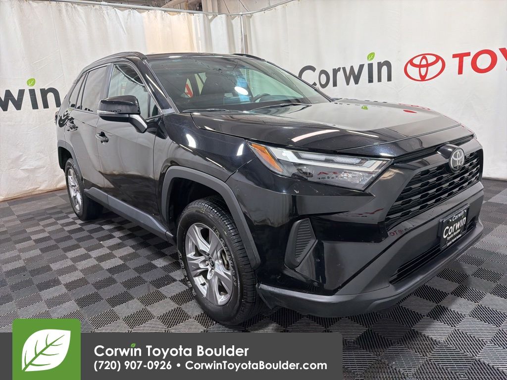 2025 Toyota RAV4 XLE AWD's photo