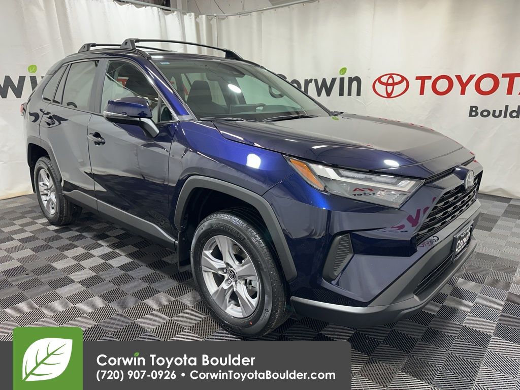 2025 Toyota RAV4 XLE's photo