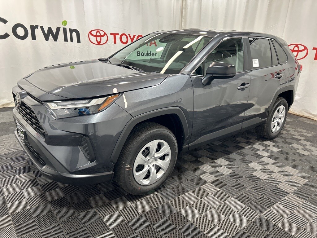 2025 Toyota RAV4 LE photo 4