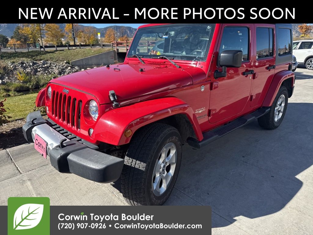 2014 Jeep Wrangler Unlimited Sahara photo 2