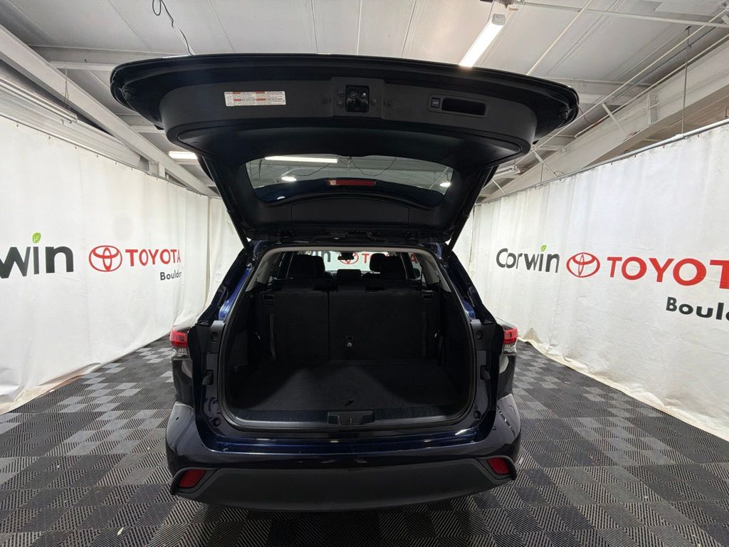 2020 Toyota Highlander 17