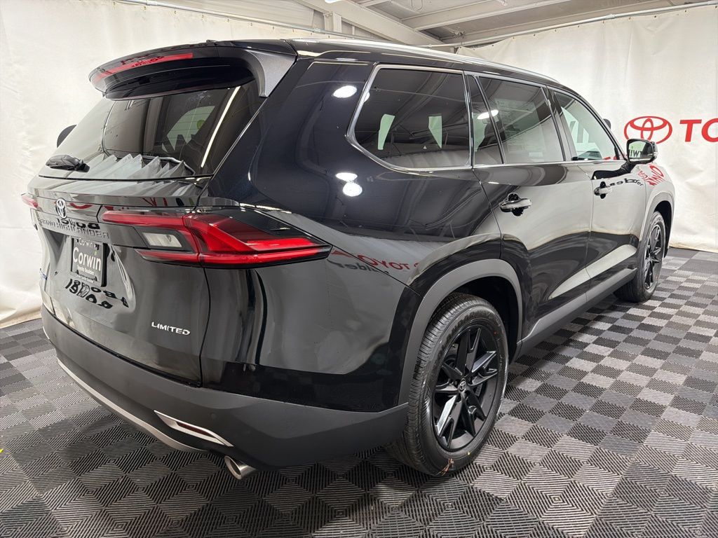 2026 Toyota Highlander Hybrid Limited photo 4