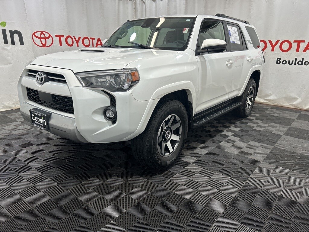 2024 Toyota 4Runner TRD Off-Road photo 3